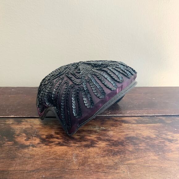 Vintage Accessories - Vintage 40s 50s purple silk black sequin design Fascinator‎ fitted ladies hat
